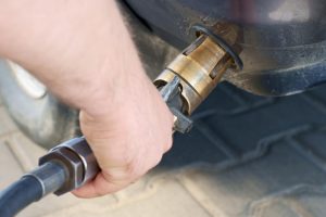 Silnik szarpie na gazie – możliwe przyczyny