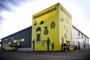 Szwedzki dystrybutor dostarcza części dronami
