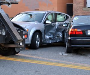 Rzecznik Finansowy do ubezpieczycieli: zaniechajcie nieuczciwych praktyk przy naprawie aut