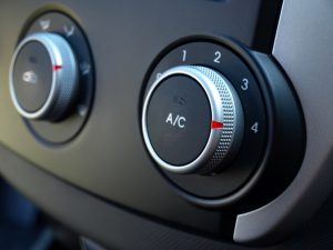 Nieszczelna klimatyzacja – najczęstsza awaria układu klimatyzacji samochodowej