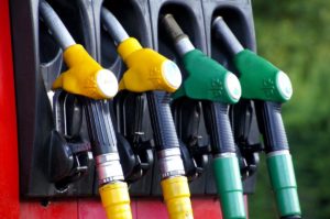 Ceny paliw w górę – rząd planuje wprowadzić tzw. opłatę emisyjną