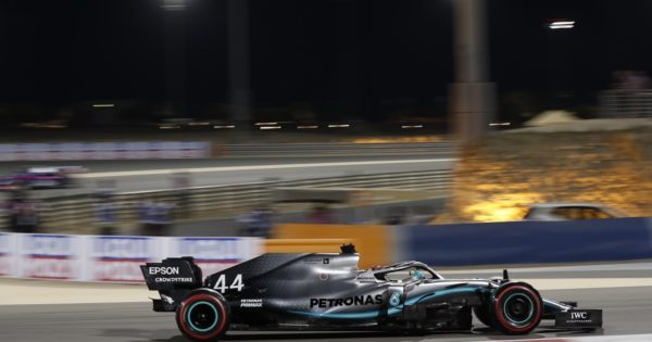 Jedź na Grand Prix Bahrajnu Formuły 1 z Petronas