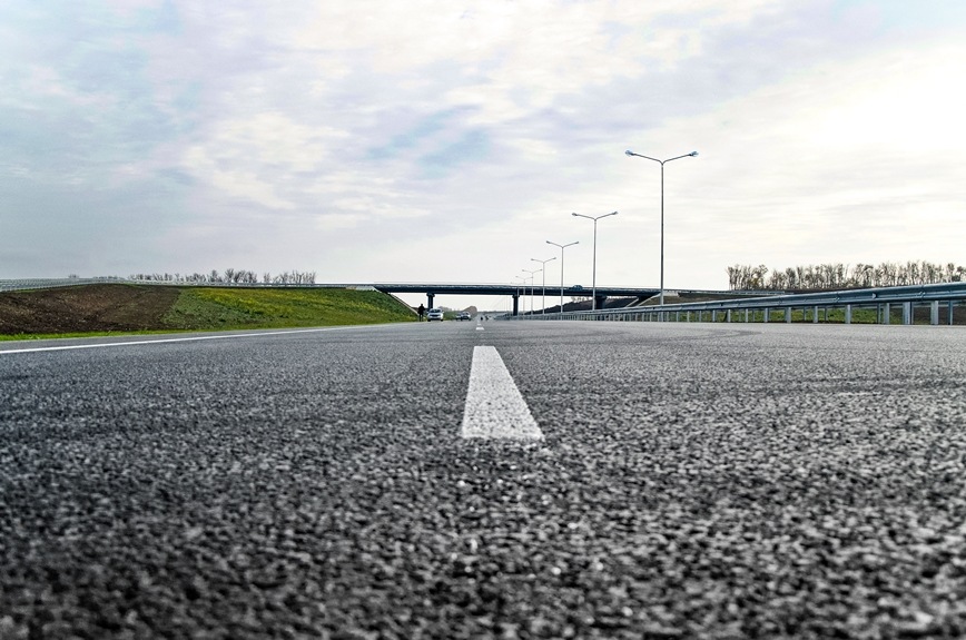 Gumowy asfalt - pomysł na wykorzystanie zużytych opon - MotoFocus.pl