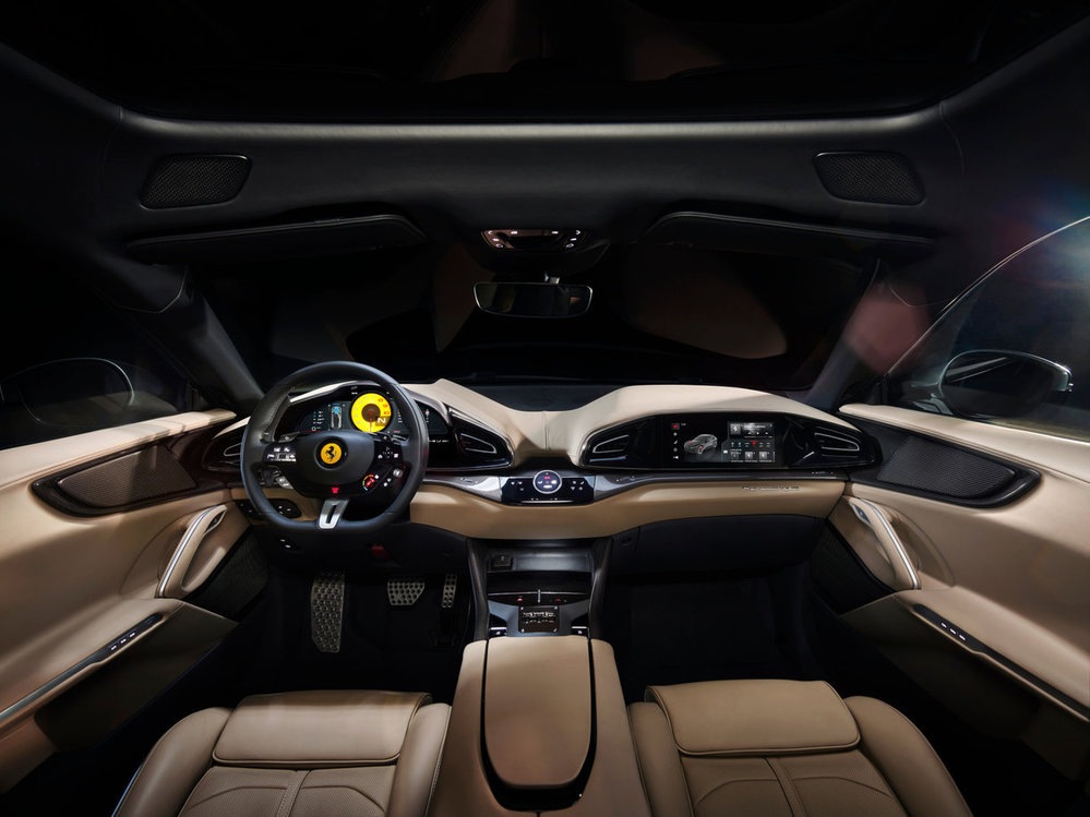 Wnętrze Ferrari Purosangue
