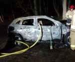 16 zastępów strażackich walczyło z pożarem elektrycznego samochodu przez 21 godzin