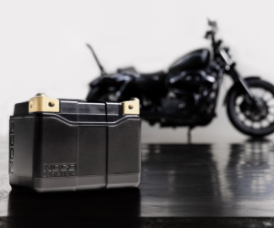 Akumulatory LiFePO4 do małych motocykli i skuterów – nowa lżejsza technologia
