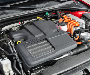 Specyfikacja oleju a samochód hybrydowy. Jak wymagające są silniki spalinowe w hybrydach?