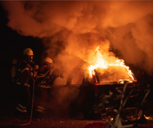 Pożary samochodów elektrycznych – odpowiedzi na często zadawane pytania
