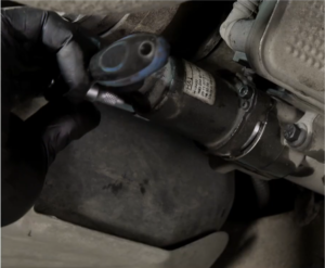 Wymiana oleju i filtra w sprzęgle Haldex Ford Kuga [FILM]